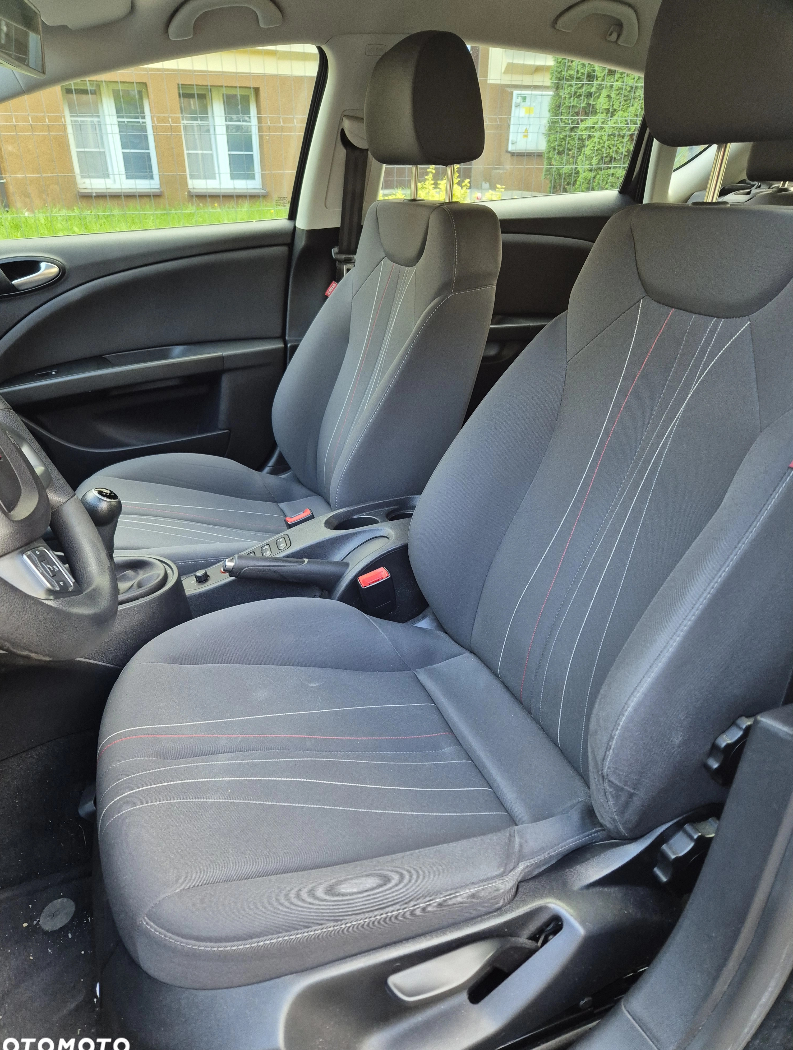 Seat Leon cena 25000 przebieg: 175000, rok produkcji 2012 z Wrocław małe 154